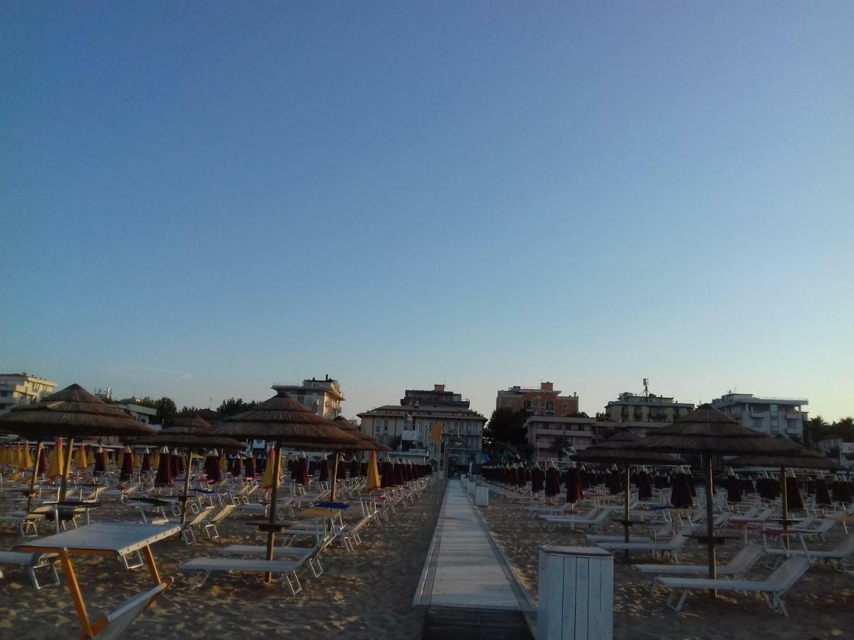 Residence Edera Rimini Exteriér fotografie
